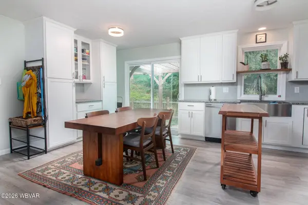 16 DANNEKER DR, Williamsport, PA 17701