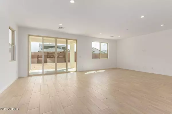 5015 W Hardtack Trl, Laveen, AZ 85339-1189