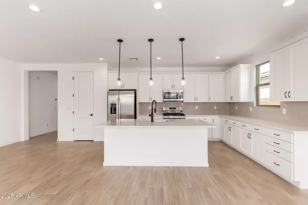 5015 W Hardtack Trl, Laveen, AZ 85339-1189