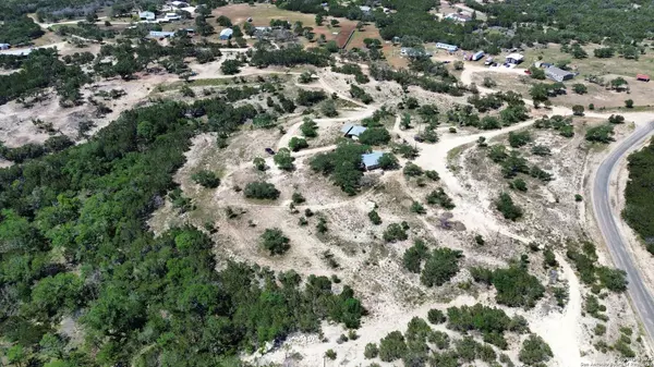 106 Mari-B Dr., Center Point, TX 78010