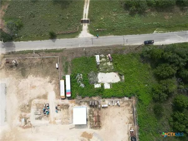 5250 Nash Creek RD, Kingsbury, TX 78638