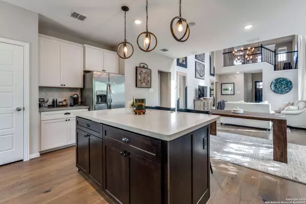 2096 cowan, New Braunfels, TX 78132