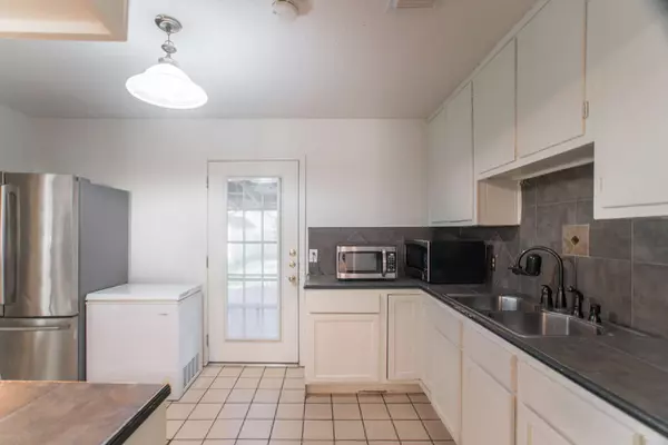 3631 Yellowstone Blvd, Houston, TX 77021-2544