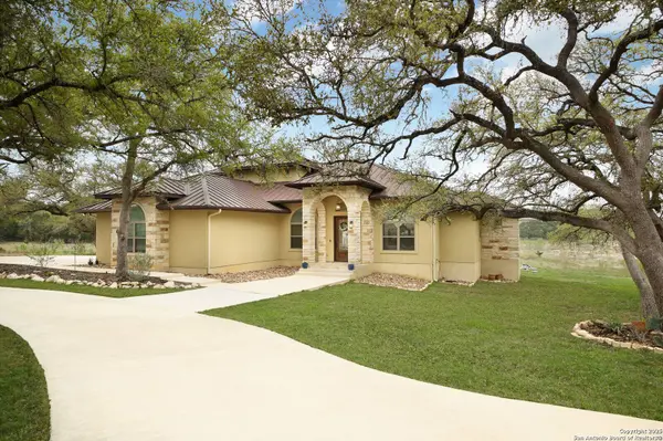 5664 Dry Comal Dr, New Braunfels, TX 78132