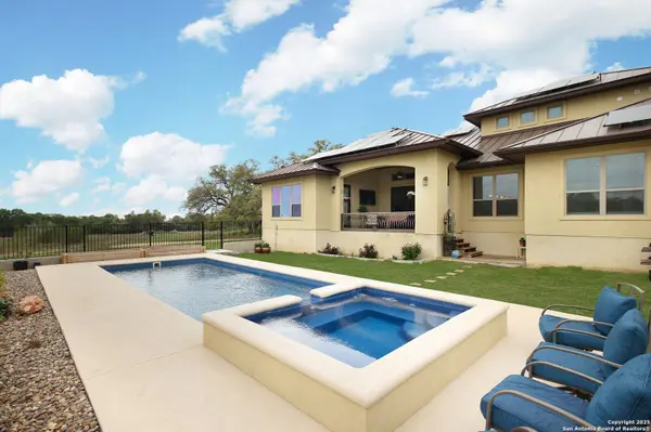 5664 Dry Comal Dr, New Braunfels, TX 78132