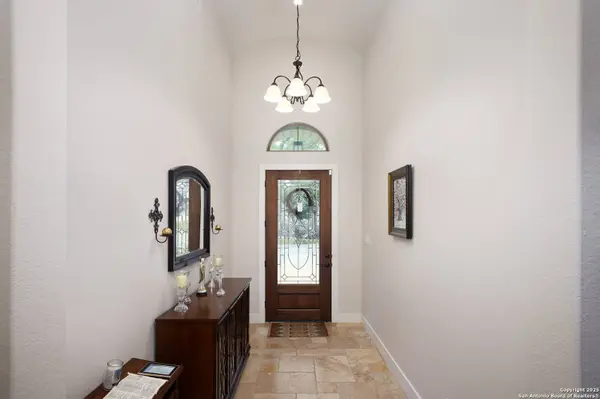 5664 Dry Comal Dr, New Braunfels, TX 78132