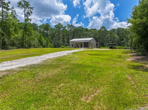 6340 boulware hudspeth, Zavalla, TX 75980