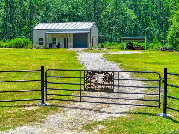 6340 boulware hudspeth, Zavalla, TX 75980