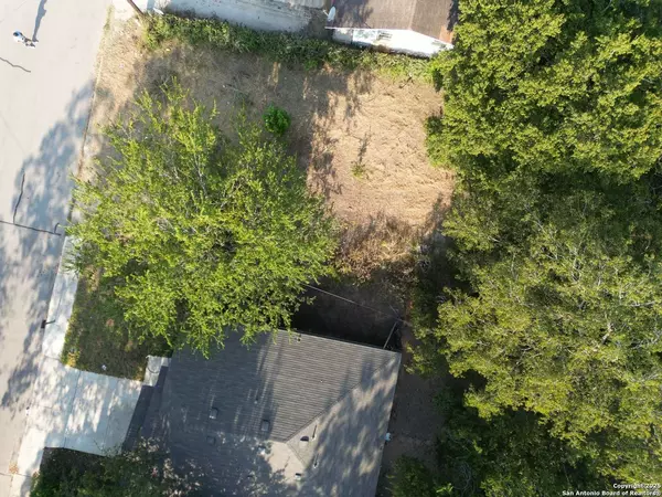 787 Yucca, San Antonio, TX 78220