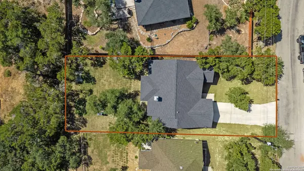 466 Eastview Dr, Canyon Lake, TX 78133