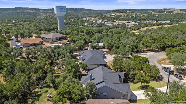 466 Eastview Dr, Canyon Lake, TX 78133