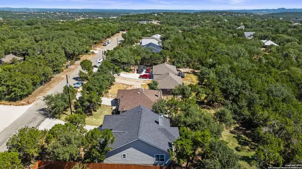 466 Eastview Dr, Canyon Lake, TX 78133