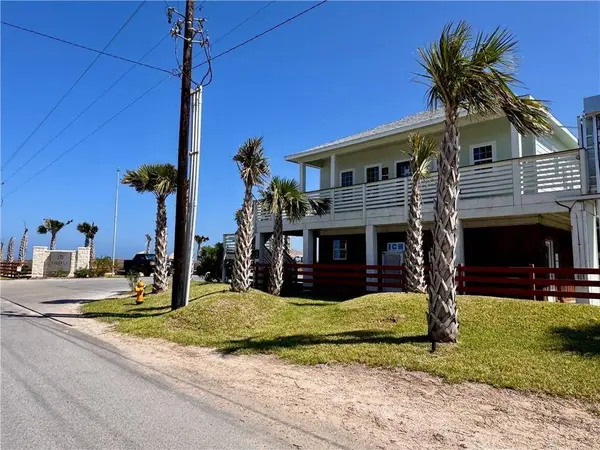 101 Caribbean Dr Unit #6, Corpus Christi, TX 78418