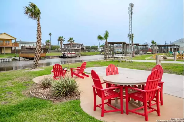 101 Caribbean Dr Unit 6, Corpus Christi, TX 78418