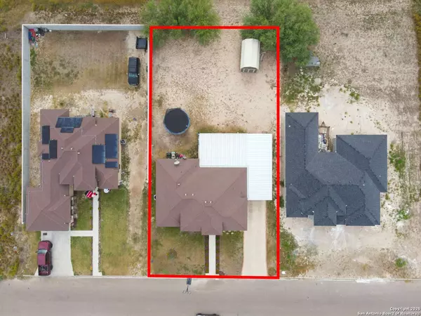 107 Nazareth St, Rio Grande City, TX 78582