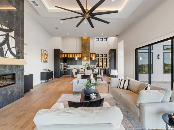 2018 Paradise Pkwy, Canyon Lake, TX 78133