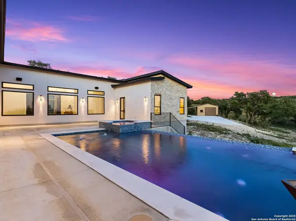 2018 Paradise Pkwy, Canyon Lake, TX 78133