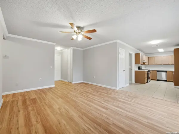 9471 Points Edge, San Antonio, TX 78250