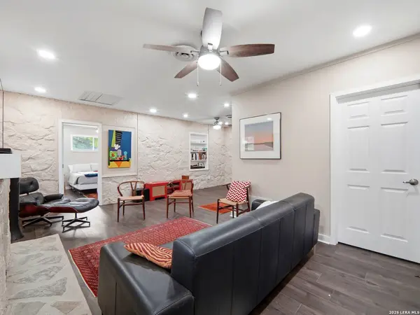 19214 Grey Forest, Helotes, TX 78023