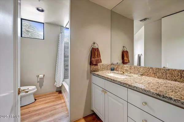 10687 E FERNWOOD Lane, Scottsdale, AZ 85262