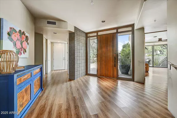 10687 E FERNWOOD Lane, Scottsdale, AZ 85262