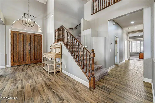 10943 E WINCHCOMB Drive, Scottsdale, AZ 85255