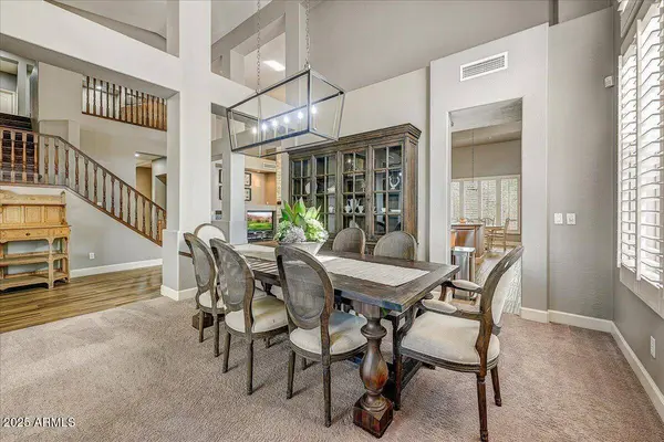 10943 E WINCHCOMB Drive, Scottsdale, AZ 85255