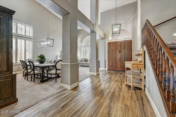 10943 E WINCHCOMB Drive, Scottsdale, AZ 85255