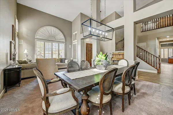 10943 E WINCHCOMB Drive, Scottsdale, AZ 85255