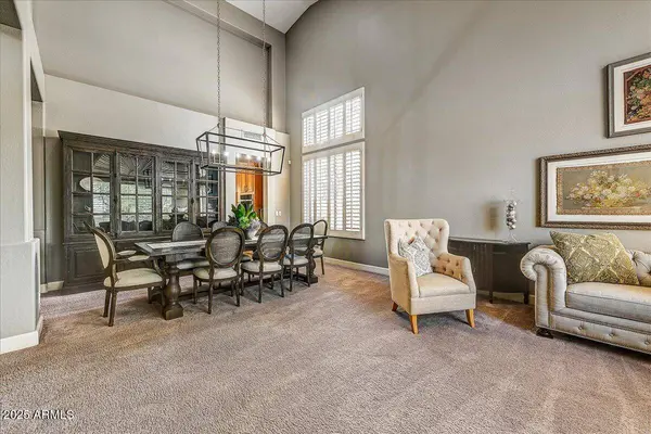 10943 E WINCHCOMB Drive, Scottsdale, AZ 85255