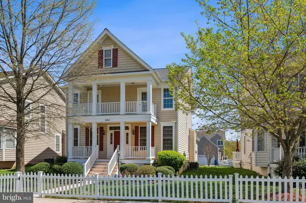 25265 DOOLITTLE LN, Chantilly, VA 20152