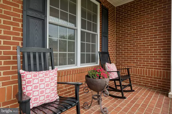 5845 WATERLOO BRIDGE CIR, Haymarket, VA 20169