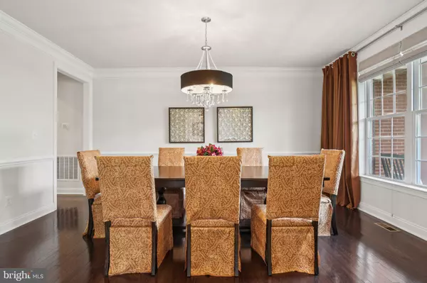 5845 WATERLOO BRIDGE CIR, Haymarket, VA 20169