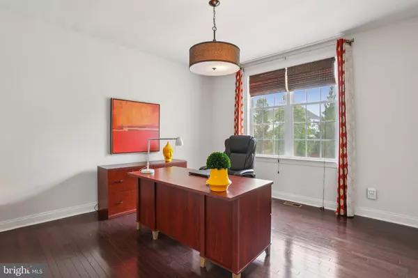 5845 WATERLOO BRIDGE CIR, Haymarket, VA 20169