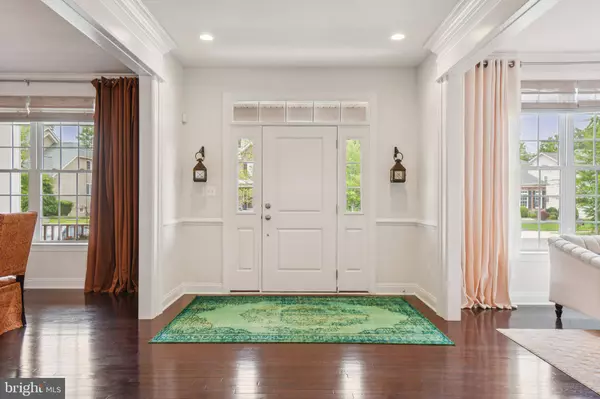 5845 WATERLOO BRIDGE CIR, Haymarket, VA 20169