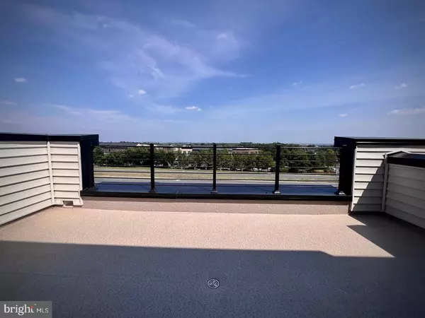 23162 HORSESHOE TRAIL SQ, Ashburn, VA 20148