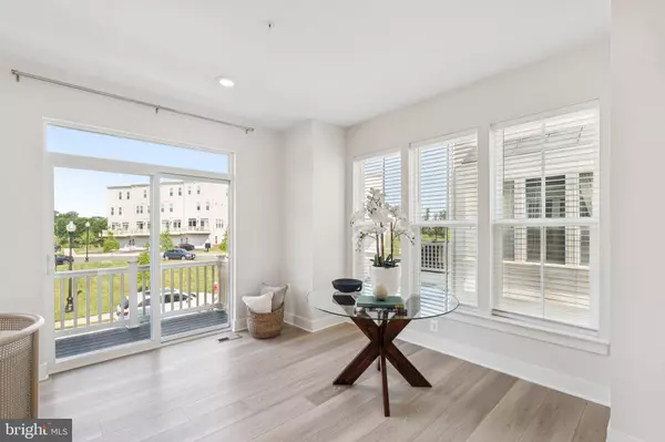 23162 HORSESHOE TRAIL SQ, Ashburn, VA 20148