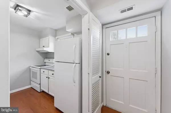 14459 GOLDEN OAK RD, Centreville, VA 20121