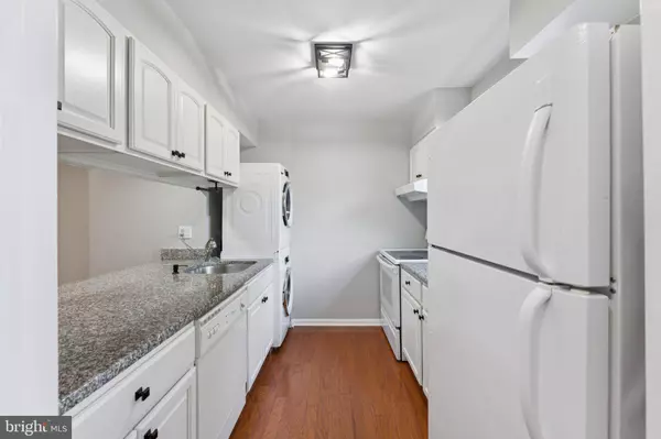 14459 GOLDEN OAK RD, Centreville, VA 20121