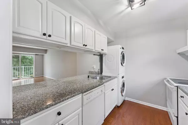 14459 GOLDEN OAK RD, Centreville, VA 20121