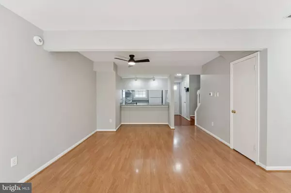 14459 GOLDEN OAK RD, Centreville, VA 20121