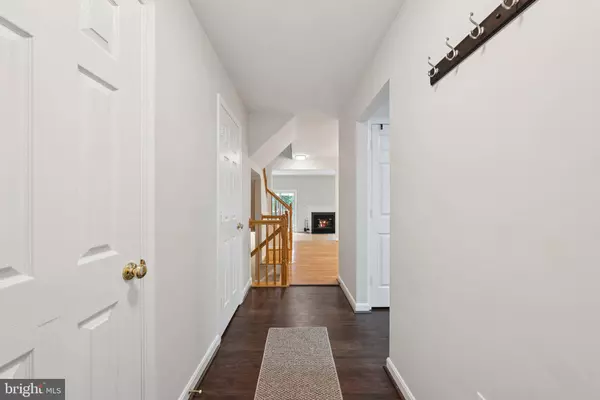 43247 CLEARNIGHT TER, Ashburn, VA 20147