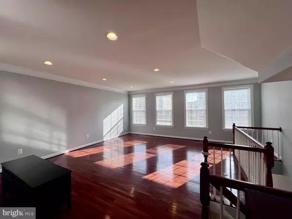 1542 KINNAIRD NE, Leesburg, VA 20176