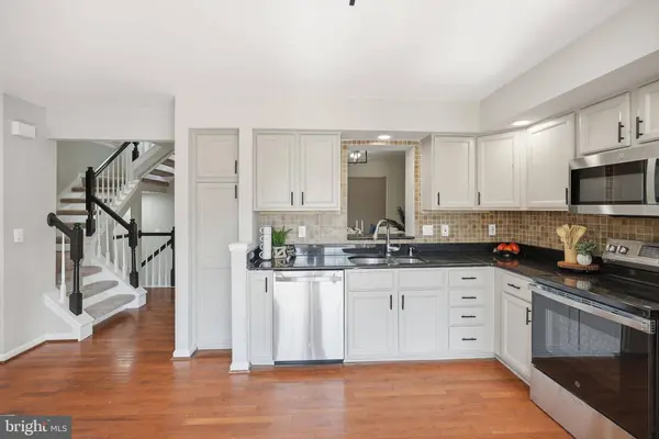 6508 SHARPS DR, Centreville, VA 20121