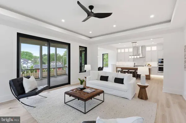 901 MEADOW LN SW, Vienna, VA 22180