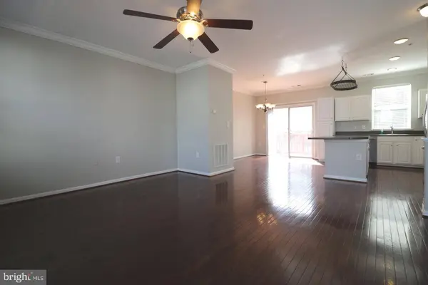 21786 DRAGONS GREEN SQ, Ashburn, VA 20147