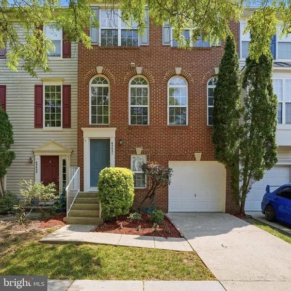 43451 LAIDLOW ST, Chantilly, VA 20152