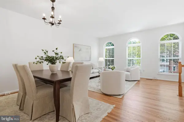 43451 LAIDLOW ST, Chantilly, VA 20152