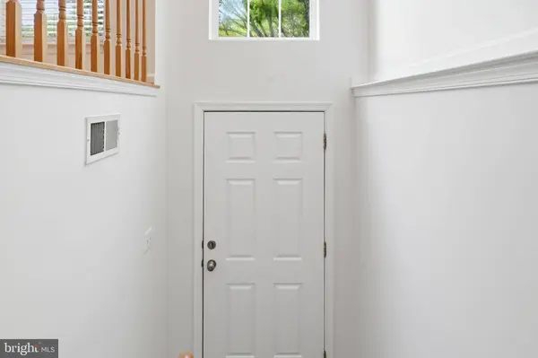43451 LAIDLOW ST, Chantilly, VA 20152