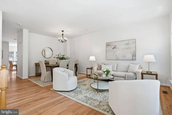 43451 LAIDLOW ST, Chantilly, VA 20152